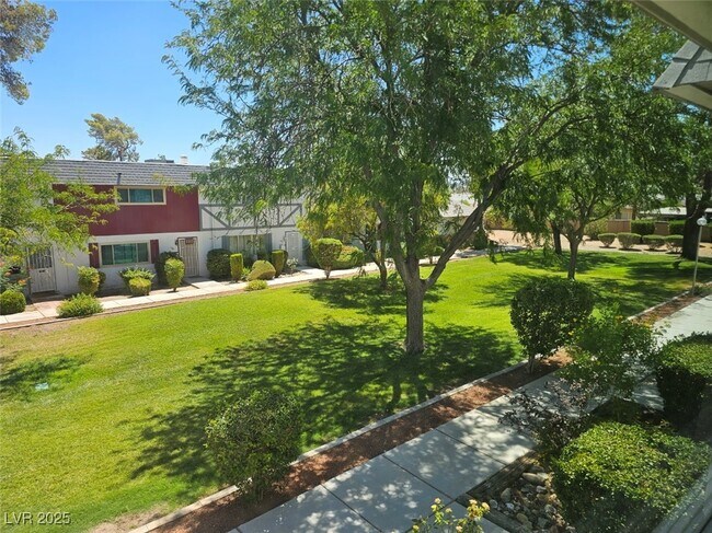 Foto del edificio - 223 Greenbriar Townhouse Way