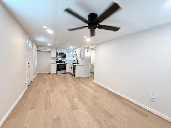 Foto del edificio - 738 Caisson St