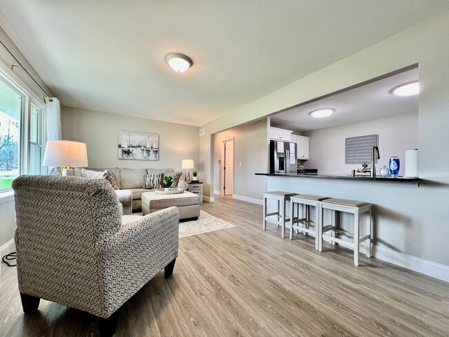 Foto del edificio - Newly remodeled, furnished home Trenton, Ohio