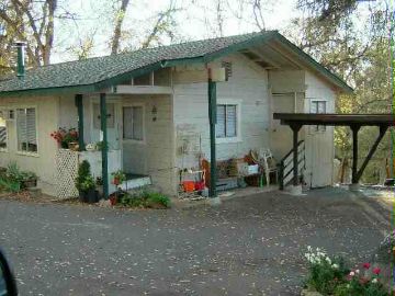 Building Photo - Oak Hill Acres