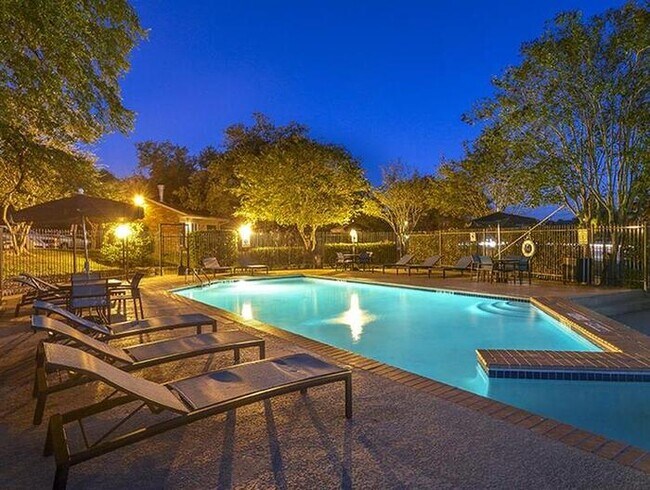 Foto del edificio - 7001 S Congress Ave