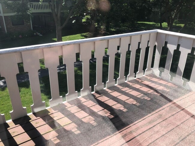 Building Photo - Wheeling, Lexington Commons 2BR/2BA 1 Garage & 2 Pools!