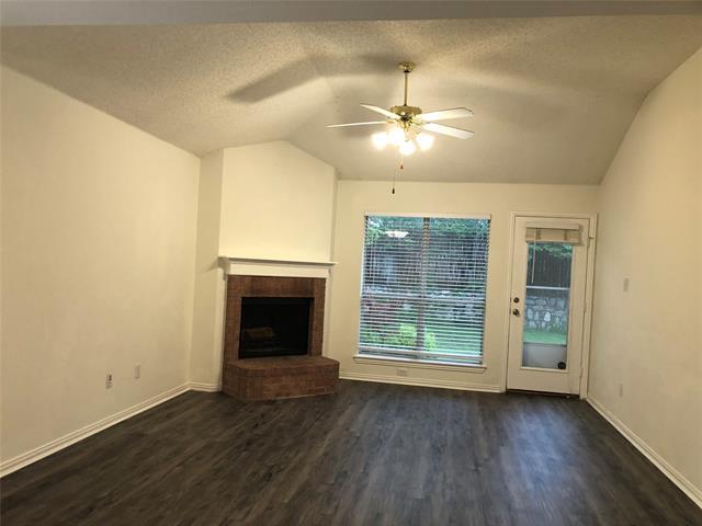 Foto del edificio - 4821 Mountain Ridge Ln