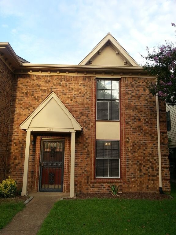 1682 Smokehouse Dr, Cordova, TN 38016 House for Rent in Cordova, TN