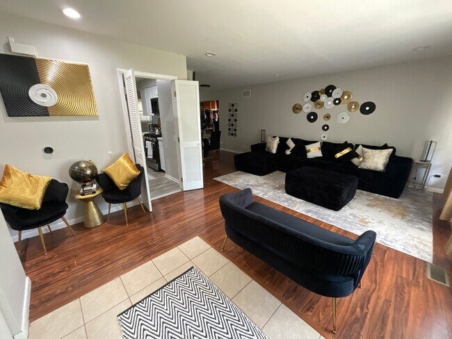 Foto del edificio - 21840 Olivia Ave