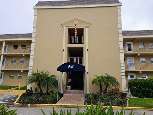 Building Photo - 1 Boca Ciega Point Blvd