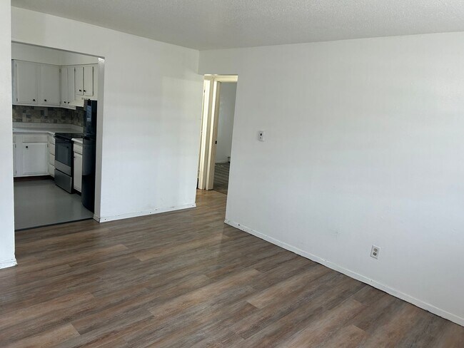 Foto del edificio - 1720 E 12th St