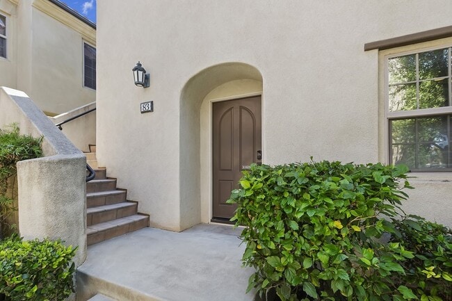 Building Photo - Woodbury Furnished Townhome for Lease