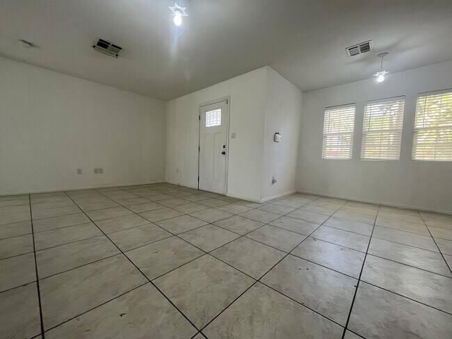 Foto del edificio - 1410 S 13th St