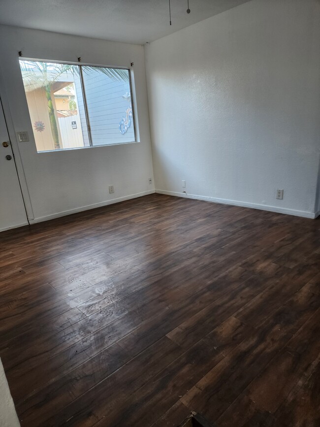 Living Room - 7109 Amherst Street