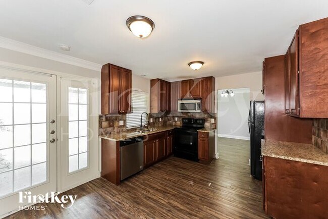 Foto del edificio - 213 Ripplewood Dr