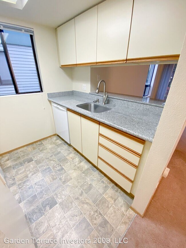 Building Photo - 4830 Fauntleroy Way SW
