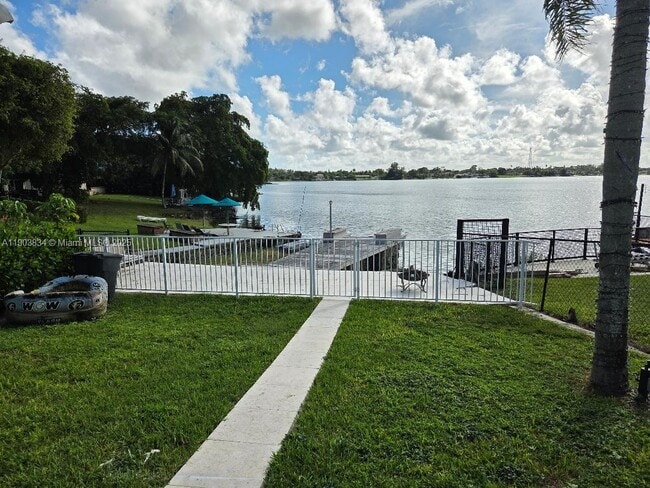 Foto del edificio - 8220 SW 48th St