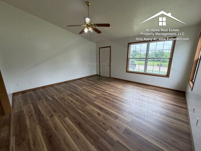 Foto del edificio - Gates Boulevard 2633–2635 Duplex