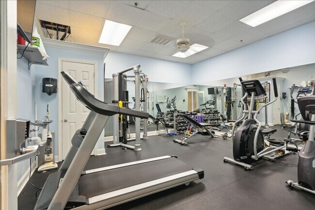 Foto del edificio - Gorgeous 1 bd 1 bath in City House Condos ...
