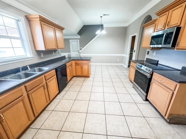 Building Photo - 9301 Breakstone Cove