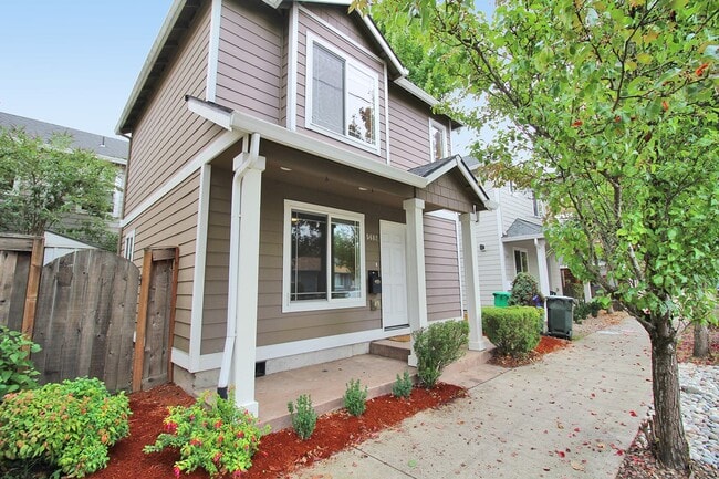 Building Photo - 5612 SE 22nd Ave