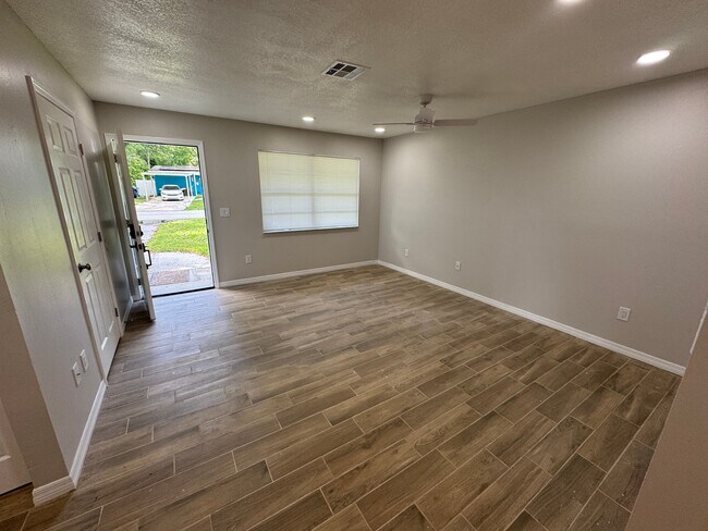 Foto del edificio - 21514 Campbell Dr