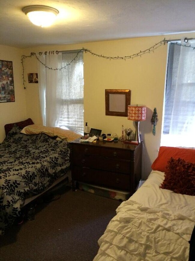 Foto del edificio - Large 3 bed located near Fenway and Kenmore Square