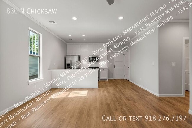 Building Photo - 830 N Chickasaw Ave