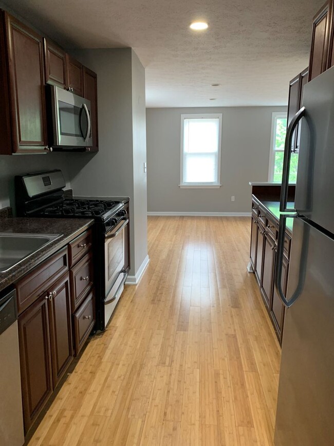 Foto del edificio - 3 Bedroom House in Southside Slopes with Off Street Parking Spot