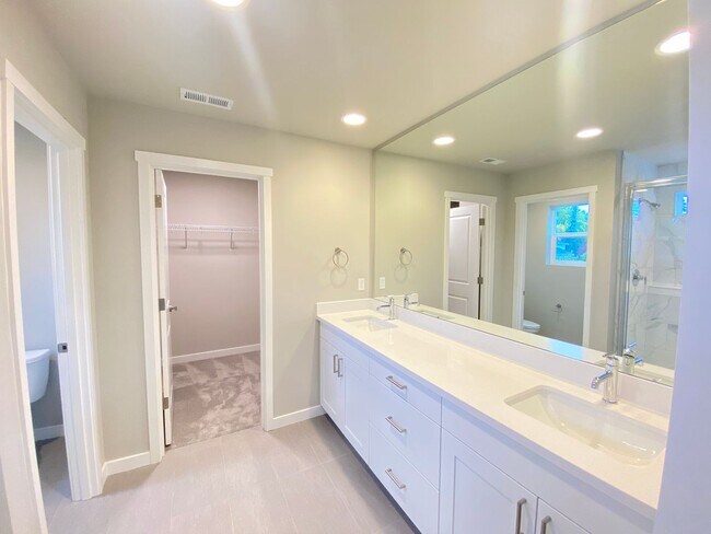 Building Photo - New Construction!  New Community!