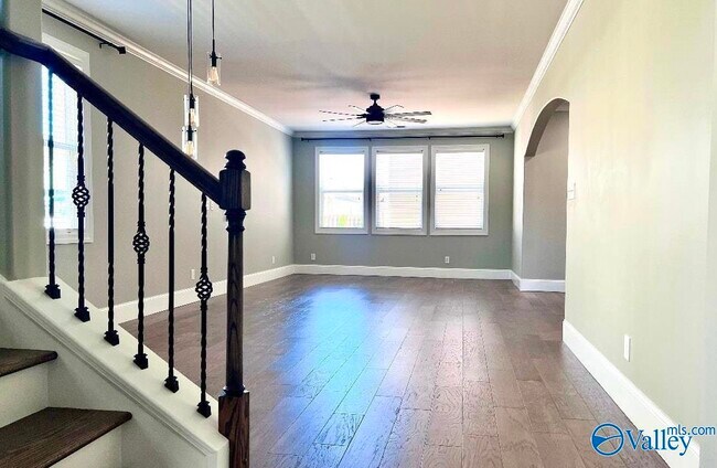 Foto del edificio - 1111 Pegasus Dr NW