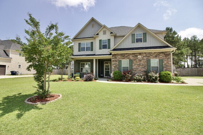 Building Photo - Gorgeous House In Raeford