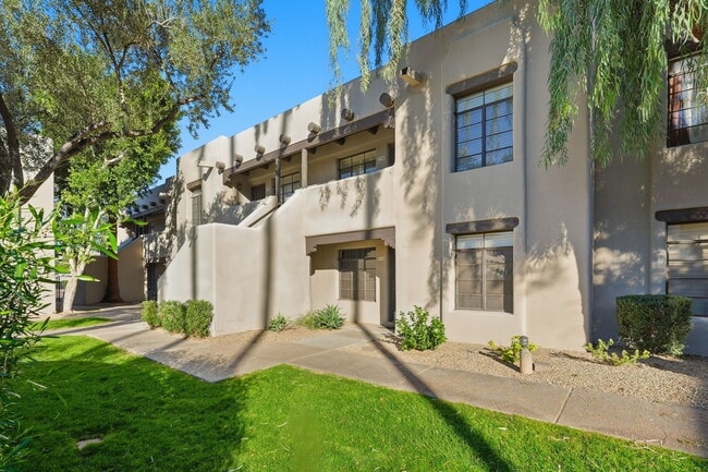 Building Photo - 1449 E Highland Ave