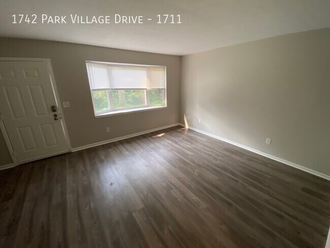 Foto del edificio - Beautiful Townhome 2 Bed 2.5 Bath!