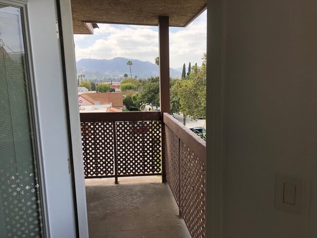 Building Photo - 1148 Raymond Ave