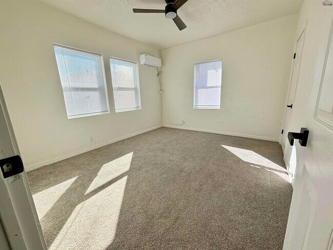 Building Photo - 1810 Britain St