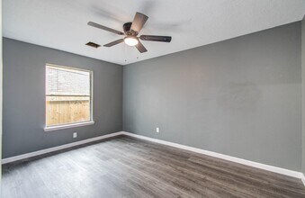Building Photo - 5803 Forest Timbers Dr