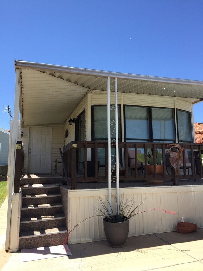 Building Photo - Canyon Breeze 55+ #142