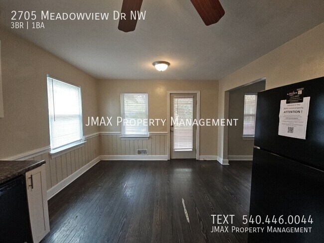 Foto del edificio - 2705 Meadowview Dr NW