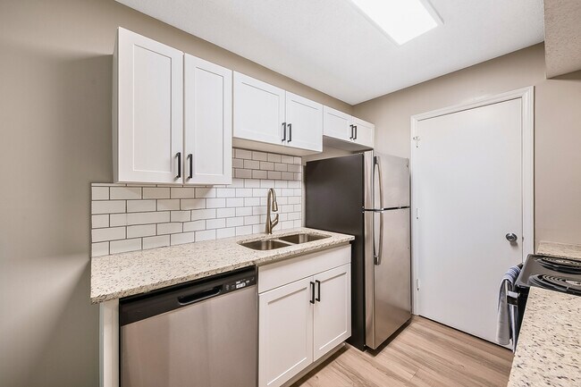 Building Photo - The Retreat at Concord Apartments