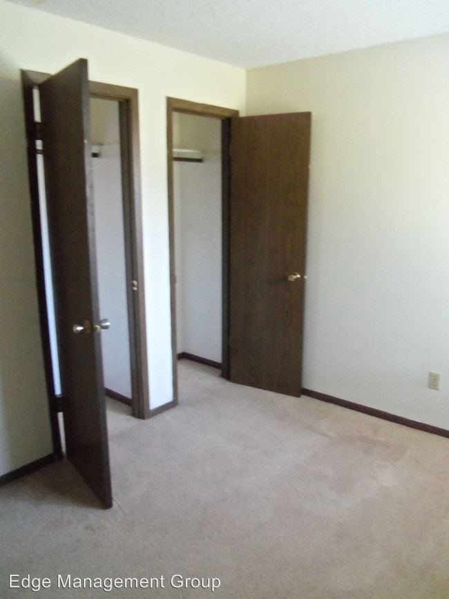 Building Photo - 1105 Kent Cir