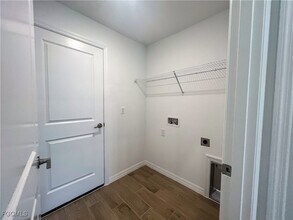 Building Photo - 2127 SW 12th Ave