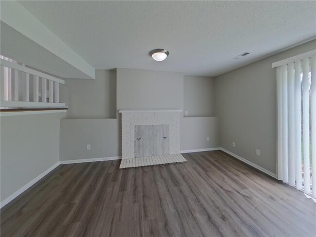 Foto del edificio - 1444 Willow Creek Ln