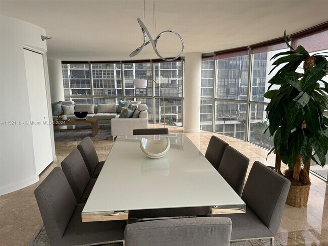 Foto del edificio - 2025 Brickell Ave