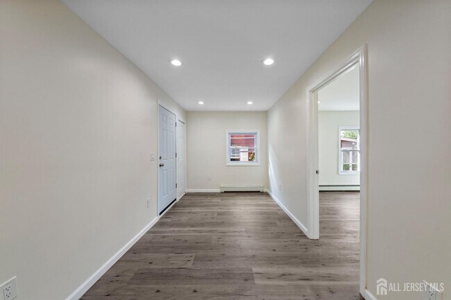 Building Photo - 166 Prigmore St