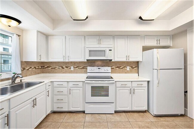 Building Photo - 139 Bluff View Dr