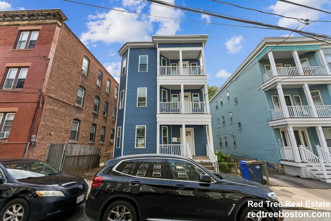 Building Photo - 47 Brackett St