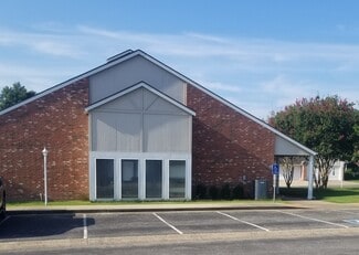 Building Photo - The Gardens of Gladewater