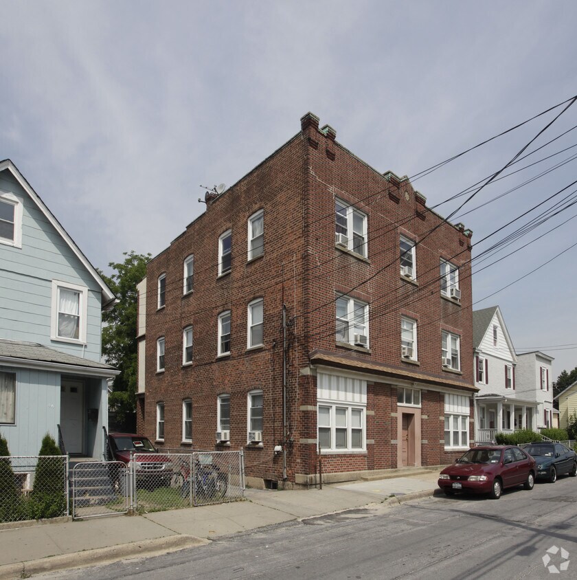 42 Hazel St, Glen Cove, NY 11542 Apartments in Glen Cove, NY