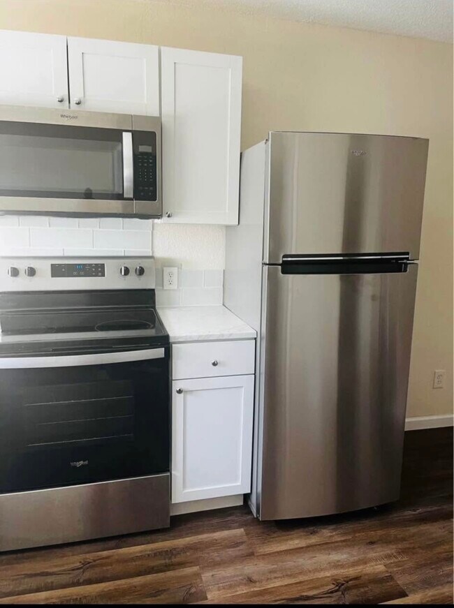 Foto del edificio - 405 Westcliff Cir