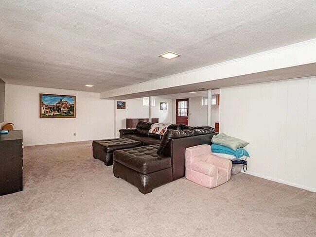 Building Photo - 1134 Waterman Dr