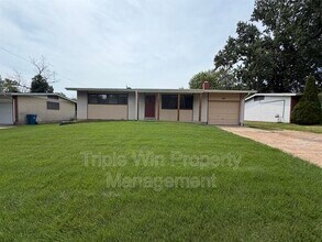 Building Photo - 10319 Varnum Dr