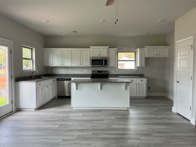 Building Photo - 204 Baycliff Dr