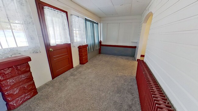 Building Photo - Cottage MOVE IN SPECIAL